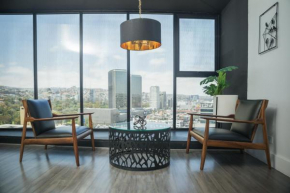 Stylish 1BR/Balcony at Life by Cosmopolitan 203